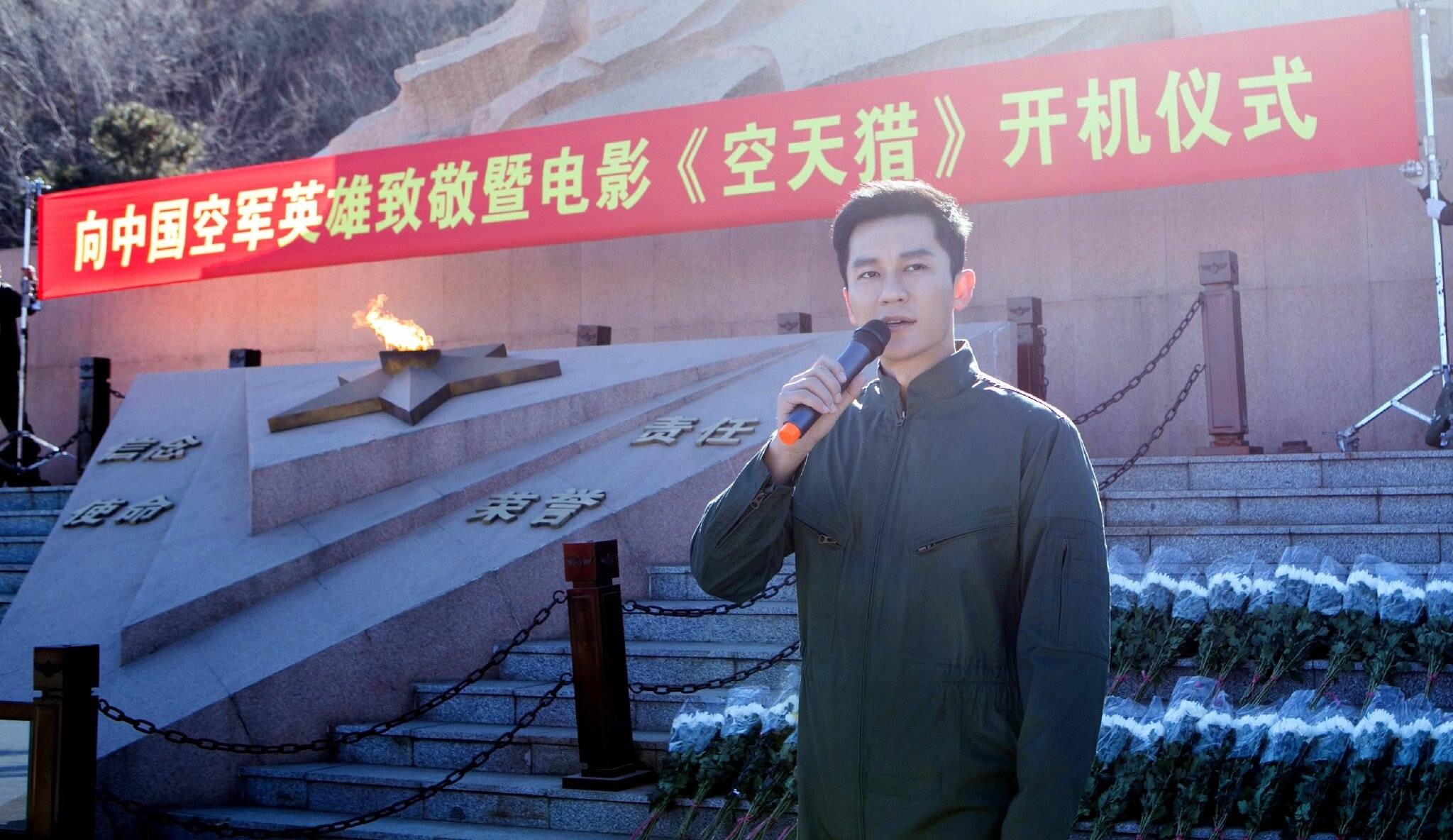 李晨哭成泪人视频,李晨哭了郑恺