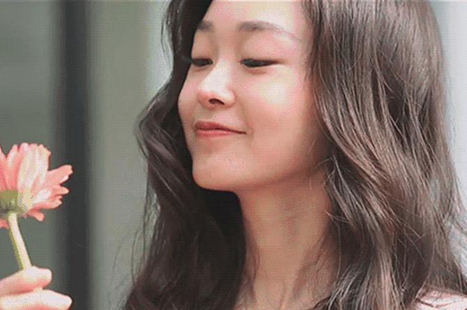 为什么买的香水味道一样的,为什么别人买的香水那么好闻