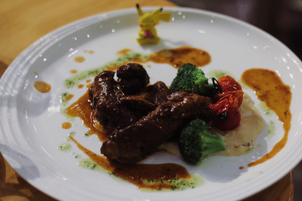 BLUFISH｜他在天津造了这座蓝色的饕餮城堡，只为把青梅竹马的她从巴黎追回来