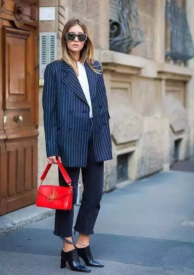 西装+T恤=时髦帅气又有女人味