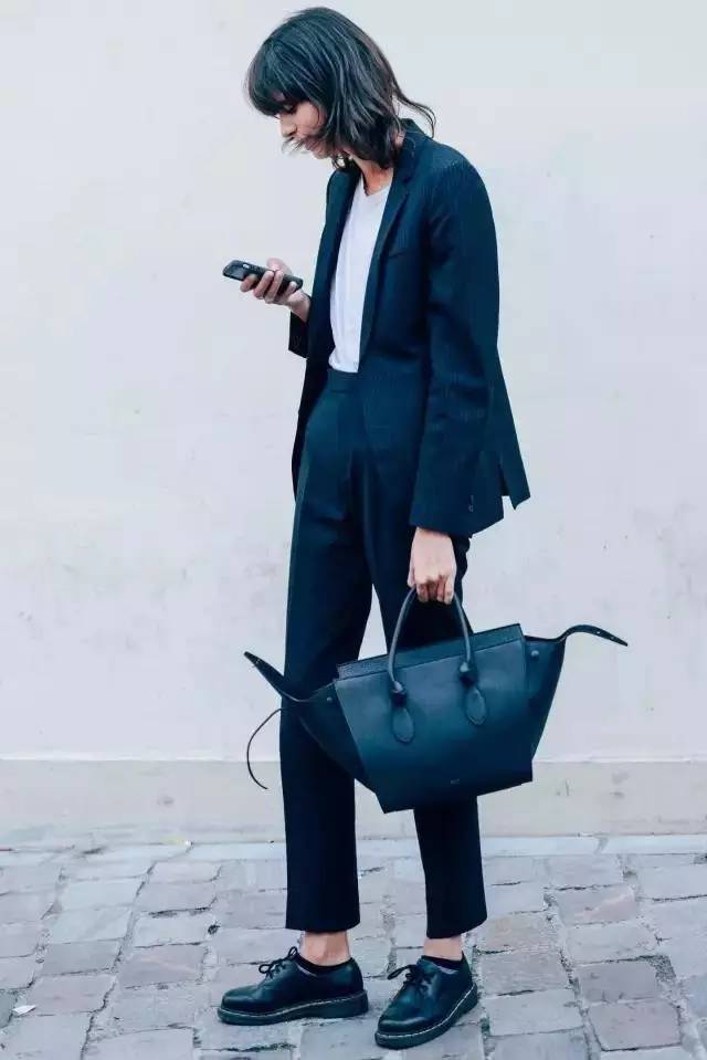 西装+T恤=时髦帅气又有女人味