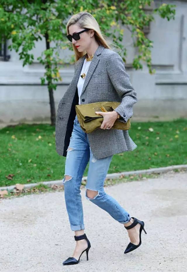 西装+T恤=时髦帅气又有女人味