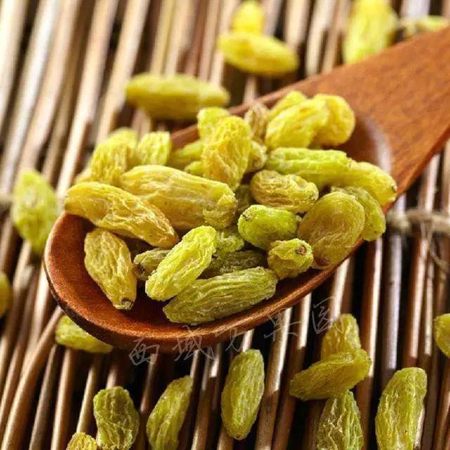 容易让儿童早熟的食物,让孩子早熟的八种零食