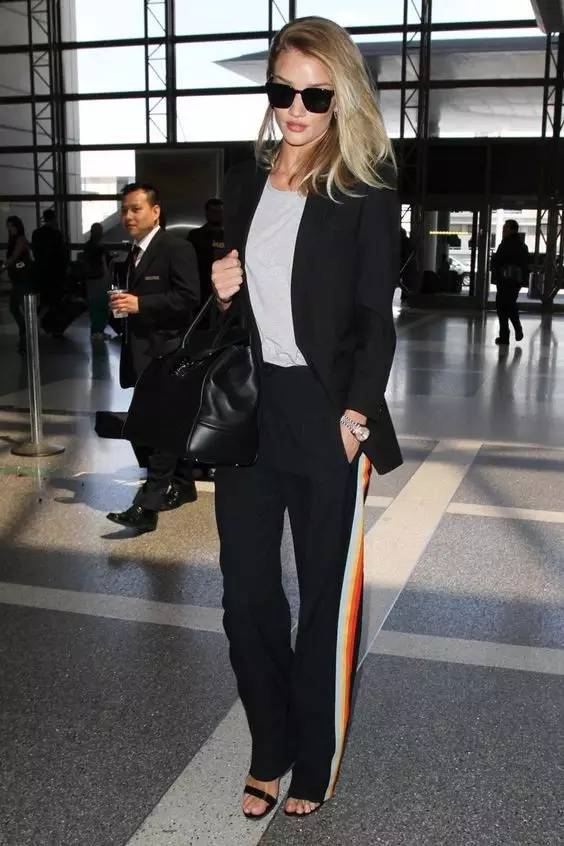 西装+T恤=时髦帅气又有女人味