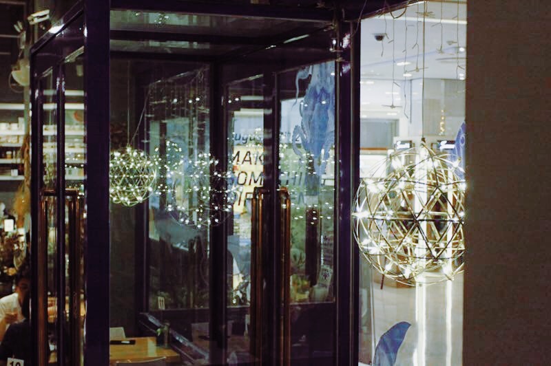 BLUFISH｜他在天津造了这座蓝色的饕餮城堡，只为把青梅竹马的她从巴黎追回来