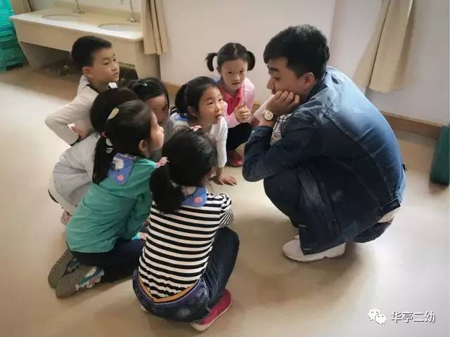 「创全进行时」华亭二幼的足球宝贝“嗨”起来~