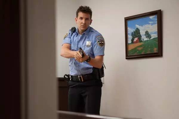 布莱德利库珀侧脸,布莱德利库珀演技如何