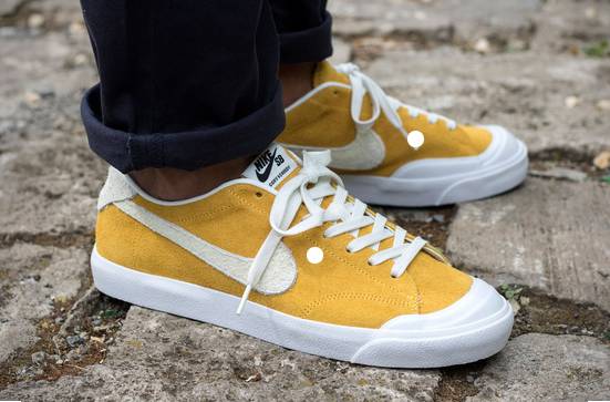 曾经这些鞋穿在脚下我没有珍惜，现在我跪着也找不回来了