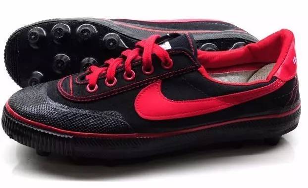 曾经这些鞋穿在脚下我没有珍惜，现在我跪着也找不回来了