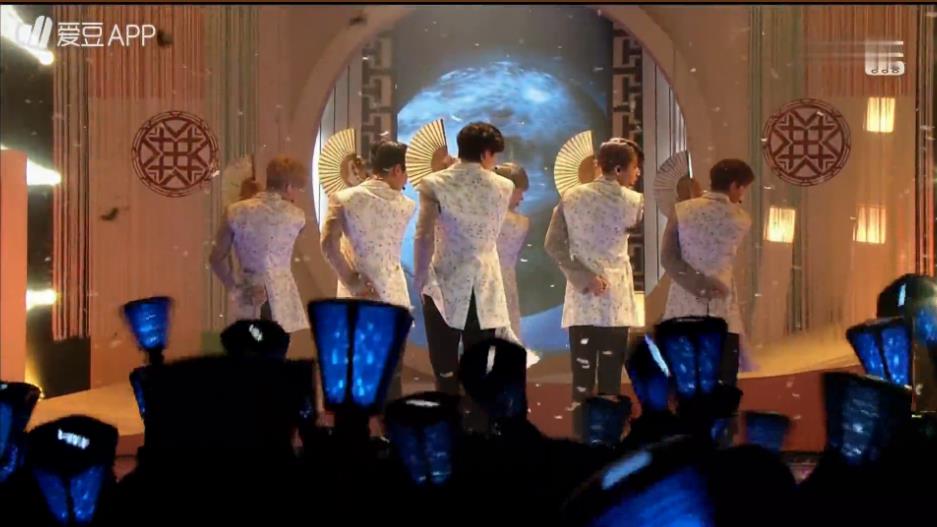 「VIXX」「新闻」170518VIXX《桃源境》回归初舞台带来两首联唱！扇子舞惊艳四座！