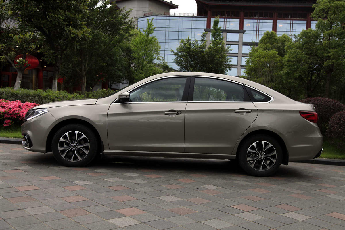 试驾东风景逸s50,东风景逸s50试驾