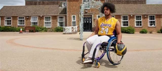 一学校竟用“尸血”治疗血友病儿，72名学生死亡