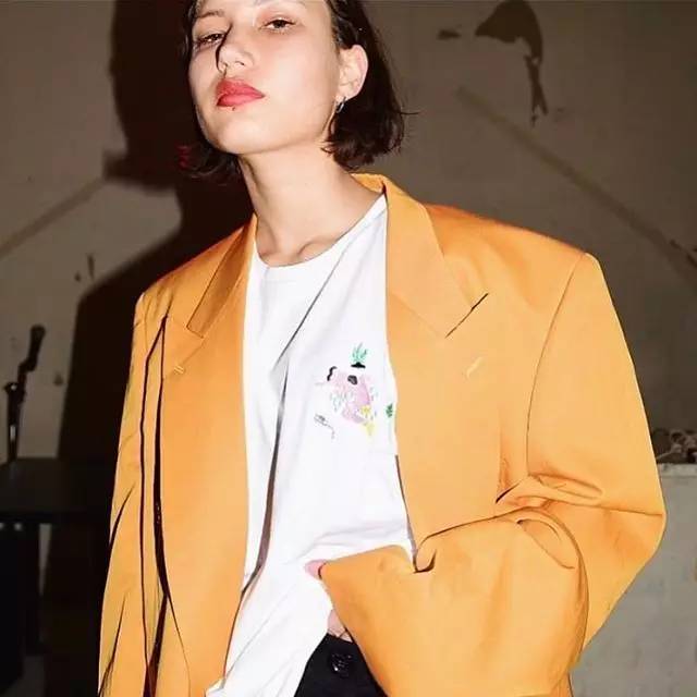 牛仔t恤时尚,比较好看的基础款t恤