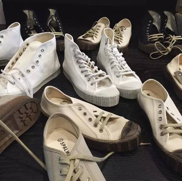 为了你脚上的帆布鞋，几家大牌每年要打50亿美元的战争