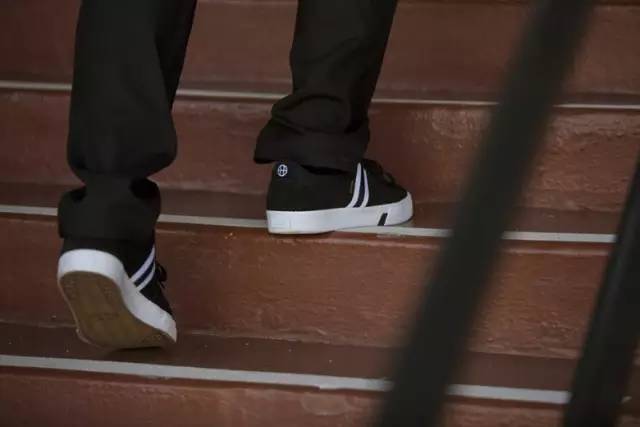 为了你脚上的帆布鞋，几家大牌每年要打50亿美元的战争