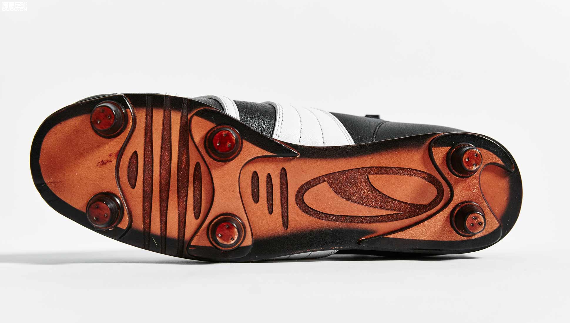 puma推出全新限量战靴,puma经典旧款足球鞋