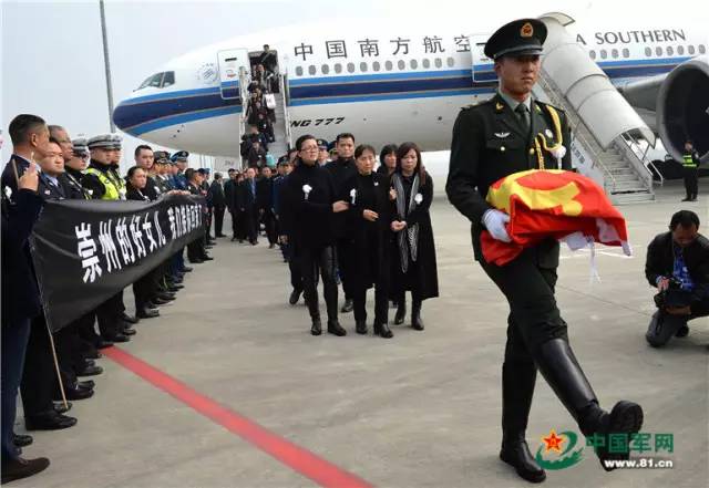 母亲都是伟大的无可替代的,母亲很伟大但有些人不配当母亲