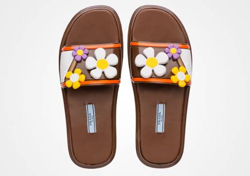 蕾哈娜新鞋,蕾哈娜的水晶鞋