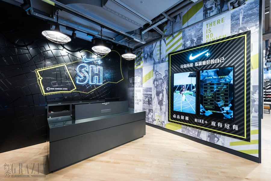 静安大融城耐克,耐克上海静安大宁国际店
