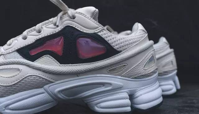 盘点2022年大牌畅销运动鞋,23年最值得买的运动鞋