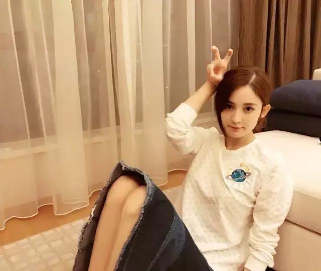 古力娜扎深夜晒照,古力娜扎夜晚晒照