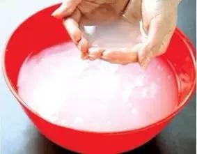 宠物在床上拉屎怎么清理,宠物粪便干在地板上怎么办