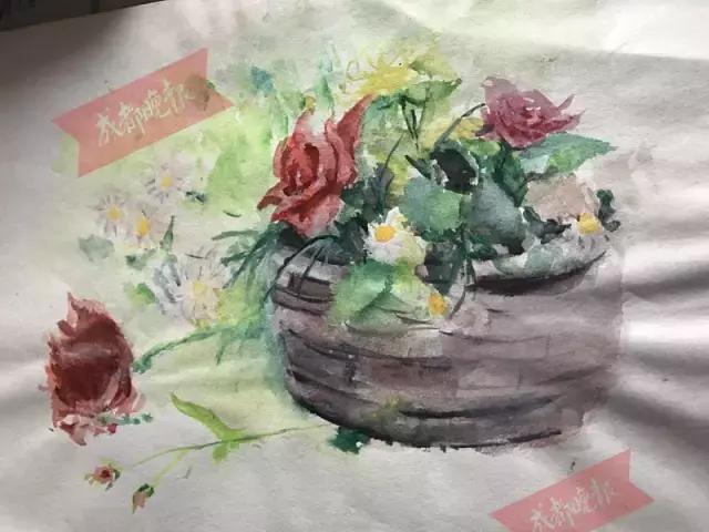 22岁女大学生街头擦皮鞋、每月生活费不过百元，只为做这件事