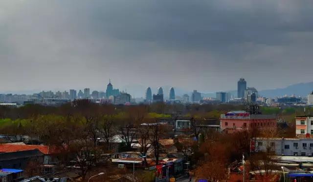 “深夜的地铁上，不只我一个人”|89条城市青年安全指南