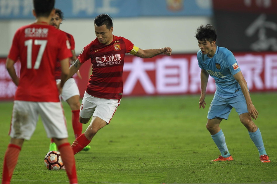 李学鹏郑智郜林,李学鹏和高拉特垫球