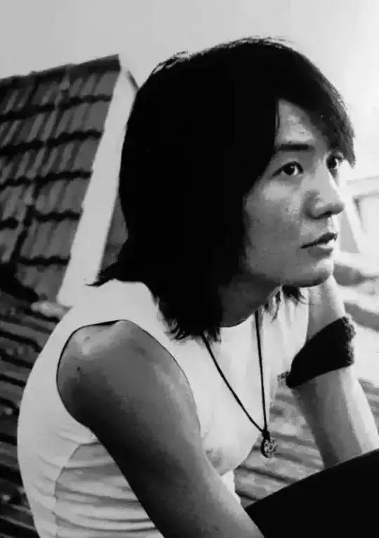 与窦唯相爱相杀十年的她，用记录了中国那个不朽的摇滚时代