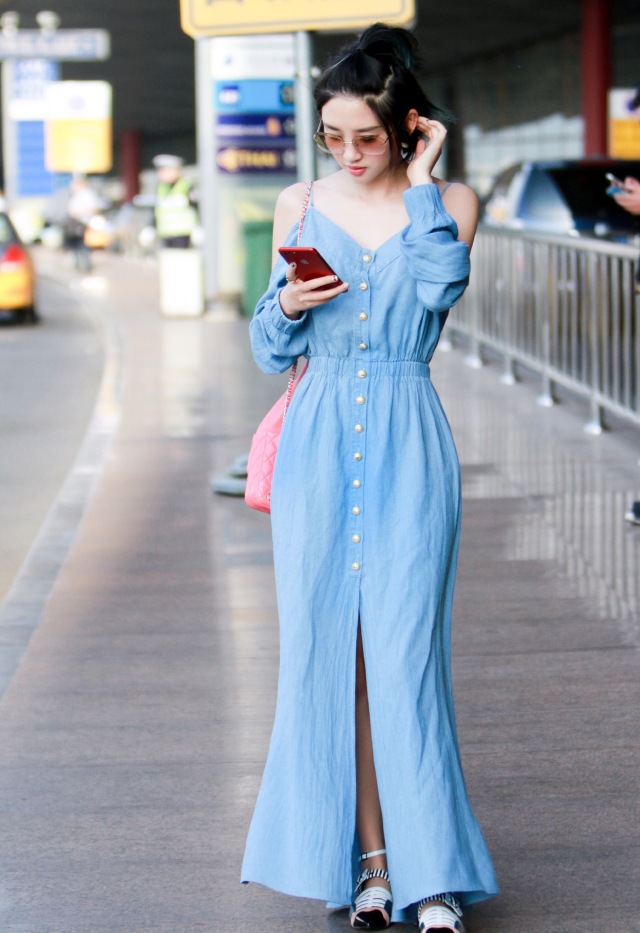 一条连衣裙让你免去搭配的烦恼,一条连衣裙穿一个夏天