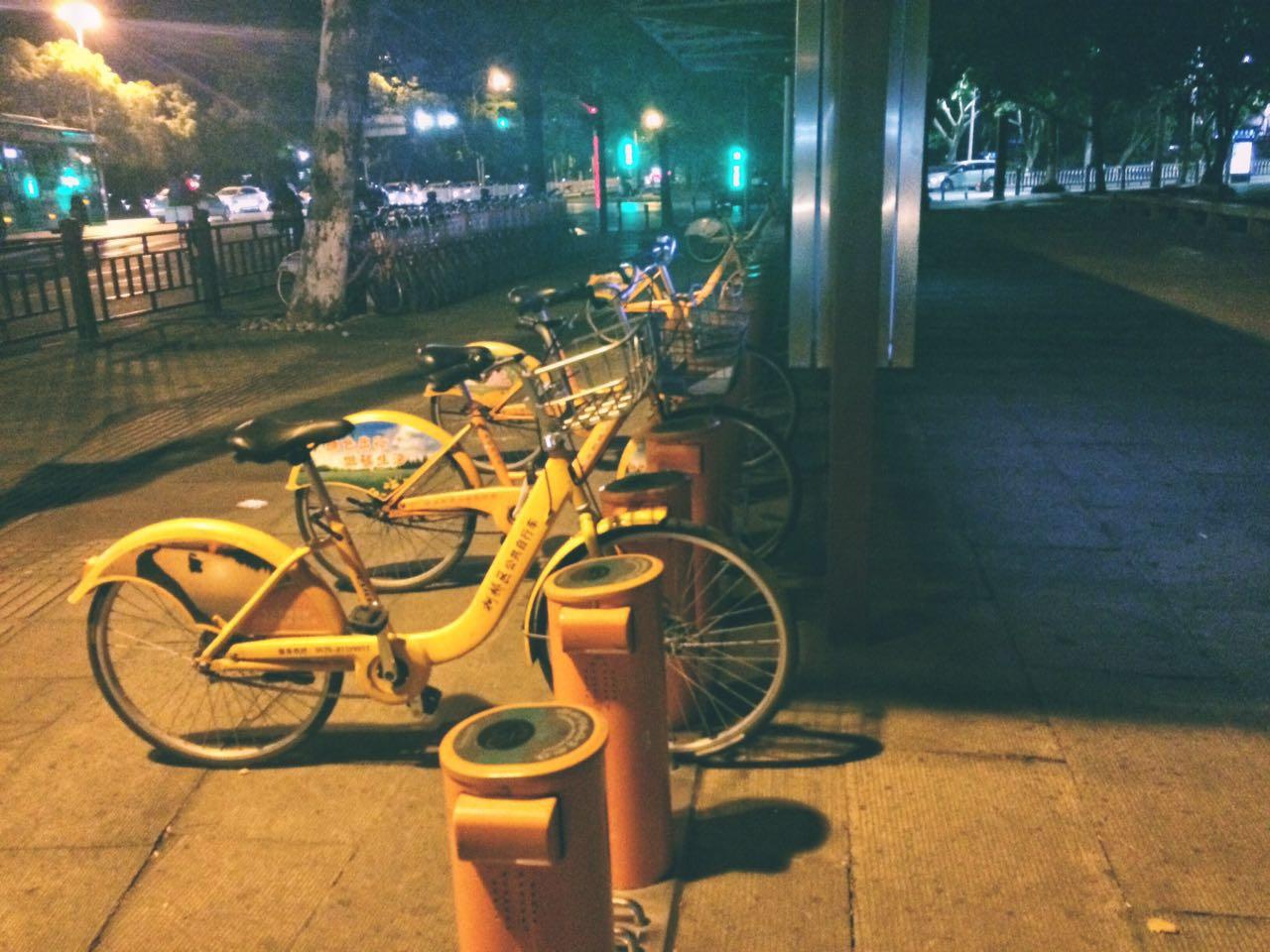 为什么要配这么多镜头,不出门有必要买多个镜头吗