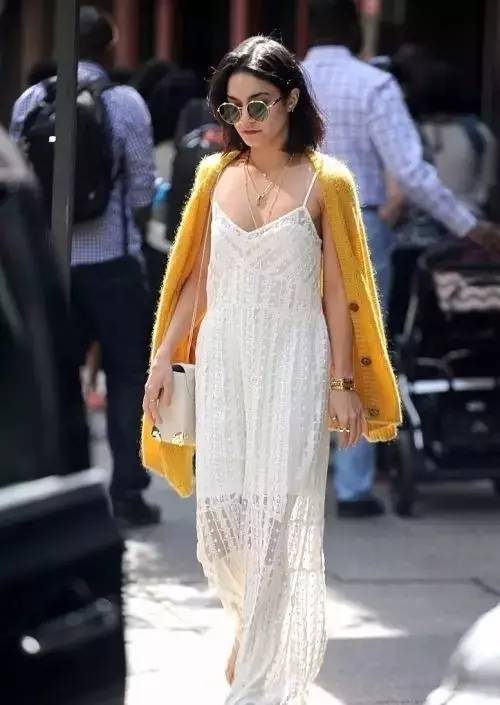 樱草黄色明亮显白又高级,樱草黄如何配色