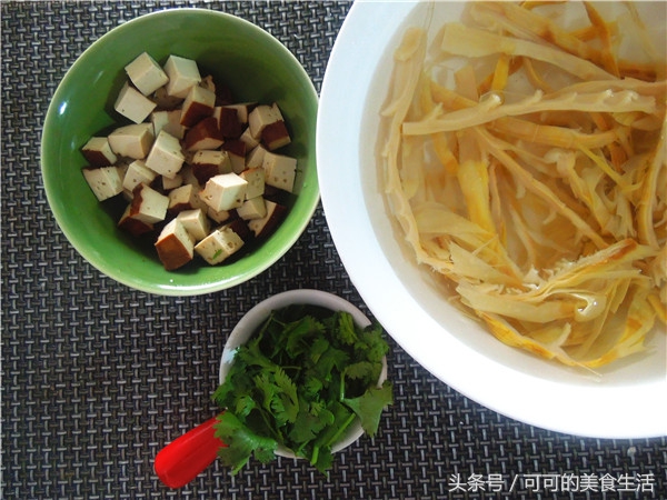 羊尾笋干拌香干：一道清爽凉拌菜，高纤维补钙，瘦身没商量