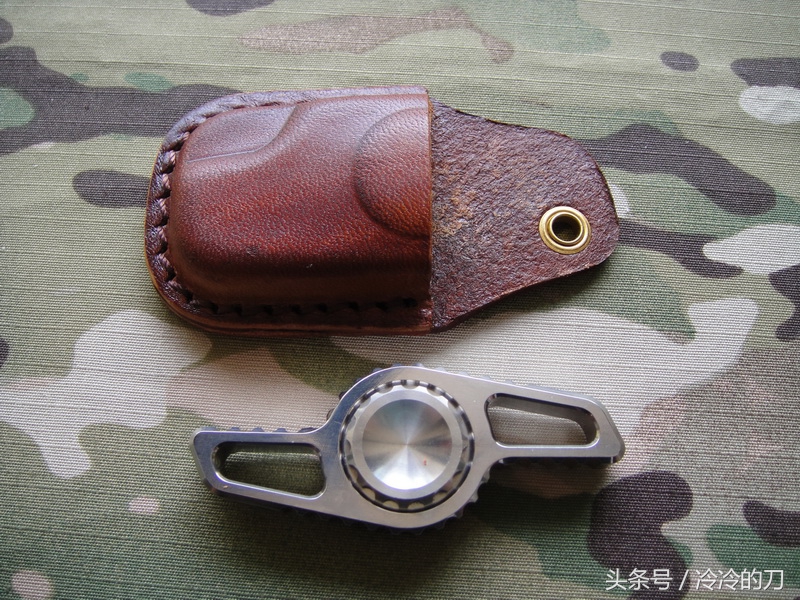 炫彩钛合金指尖陀螺,精致小巧炫酷指尖陀螺