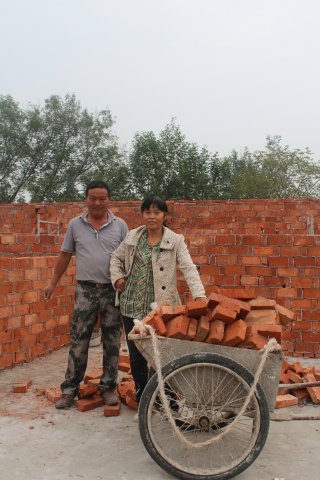 盖房的心酸和难处只有自己知道,父母盖房子的心酸感悟