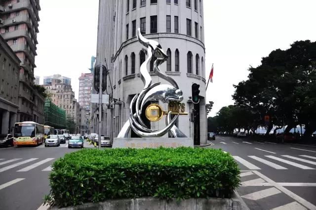 还坐什么地铁？坐上这趟最美公交，我宁愿堵成狗！