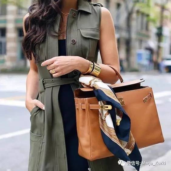 丝巾如何修复包带,丝巾护包的正确方法