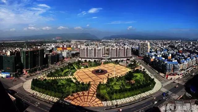 对不起，我要去夹江“区”了！