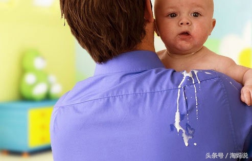 新生儿呛奶的正确处理方式幻灯片,新生儿呛奶急救的几种方法