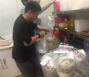 25岁小伙创业失败后的真实现状,小伙17岁创业白手起家