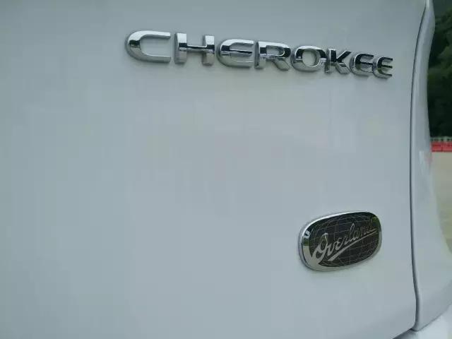 2017jeep自由光内饰功能,2017款jeep自由光可以播放视频