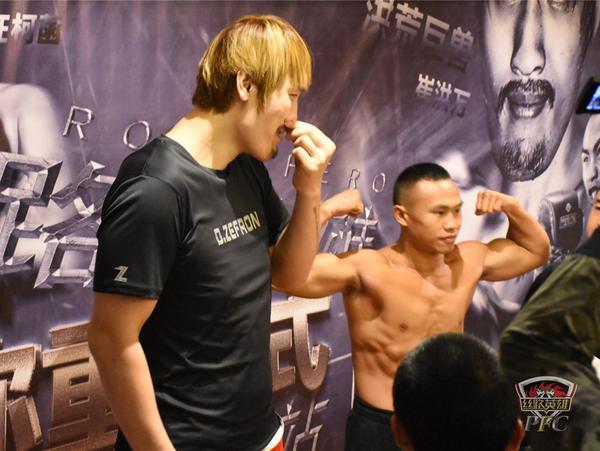 播求被日本选手ko的比赛,播求打嘲讽他的人