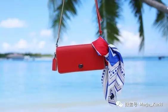 丝巾如何修复包带,丝巾护包的正确方法