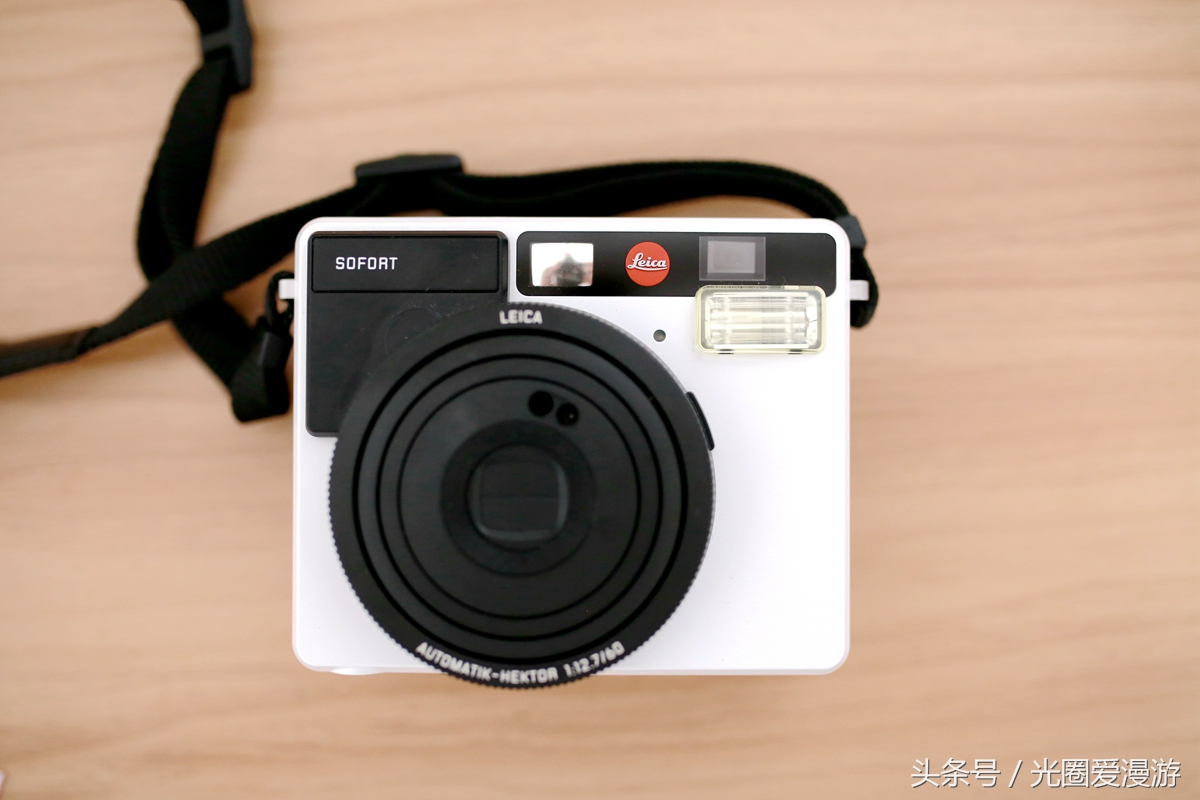 徕卡sofort拍立得怎么出照片,徕卡sofort拍立得自拍