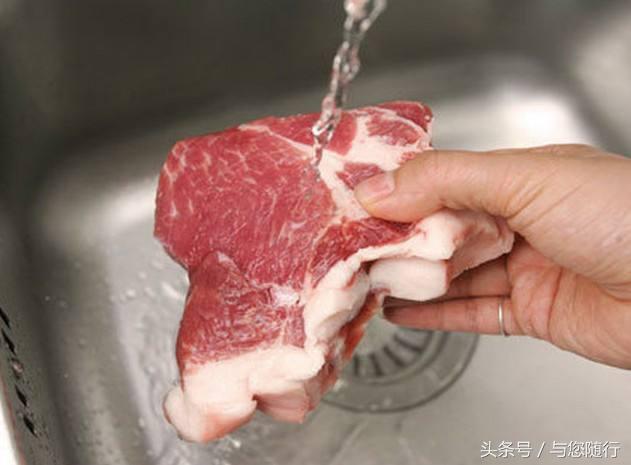 买回来的生肉千万别这样洗,新鲜生肉怎么清洗