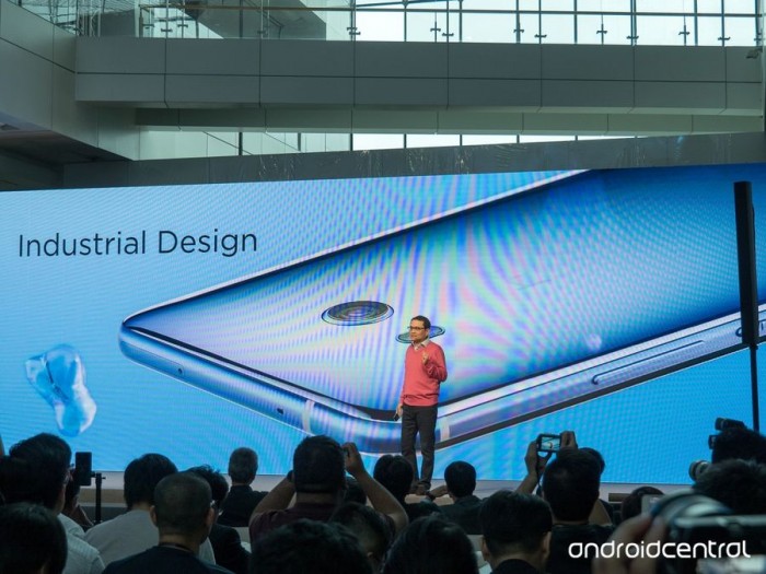 HTC发布新款机型U11，网友纷纷吐槽其定价649美元