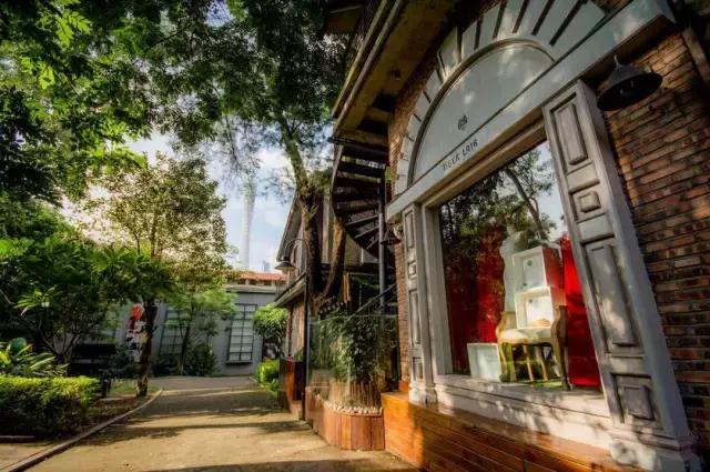 还坐什么地铁？坐上这趟最美公交，我宁愿堵成狗！