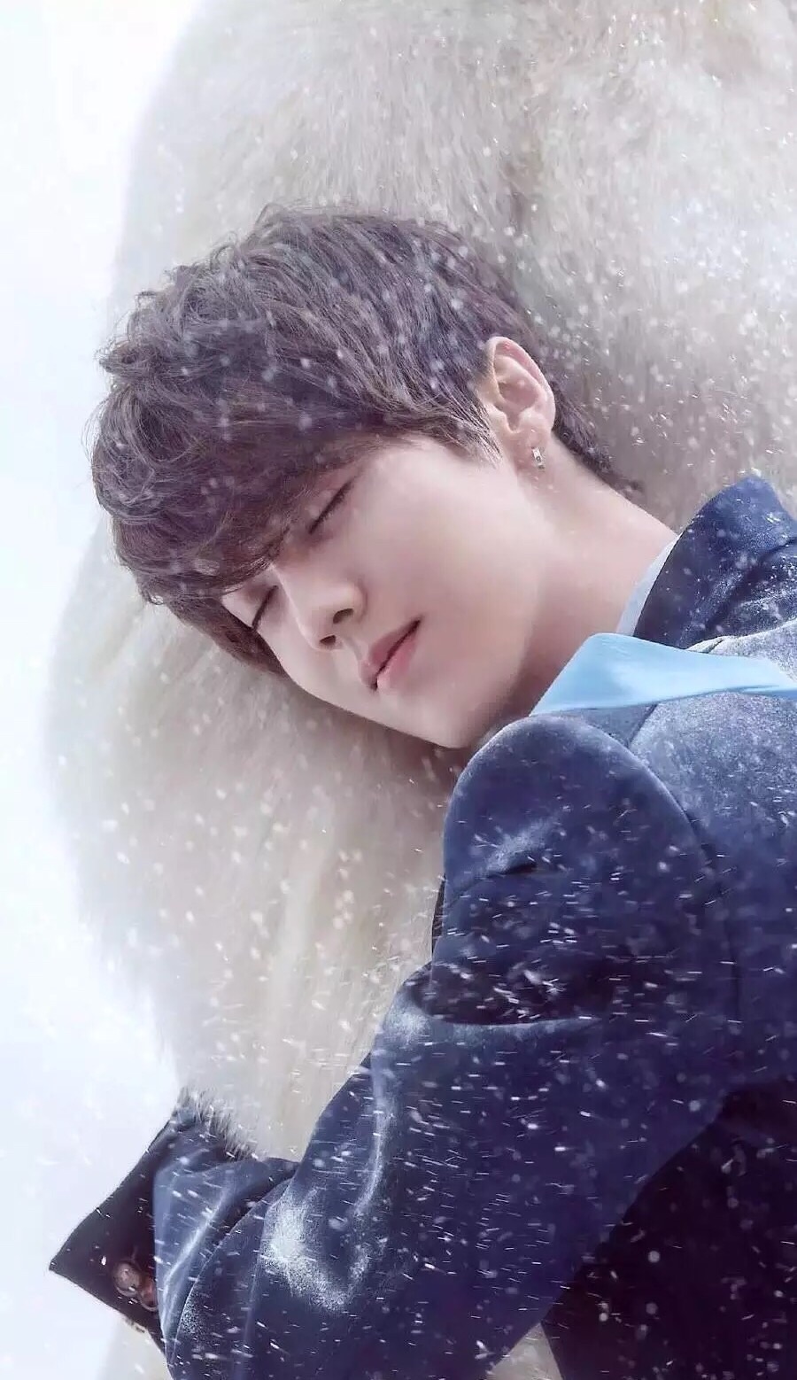 鹿晗壁纸高清全屏无水印,鹿晗最新壁纸高清无水印