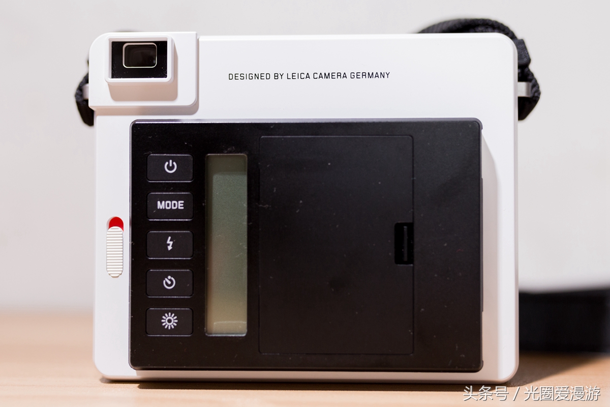 徕卡sofort拍立得怎么出照片,徕卡sofort拍立得自拍